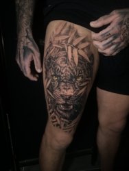 Tattoo tigar noga